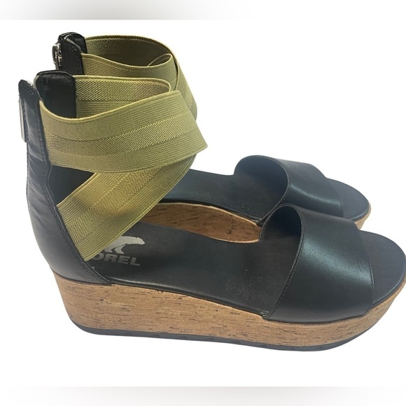 SOREL wedges with cork heel and green accents. Womens size 10.5. - Picture 4 of 4